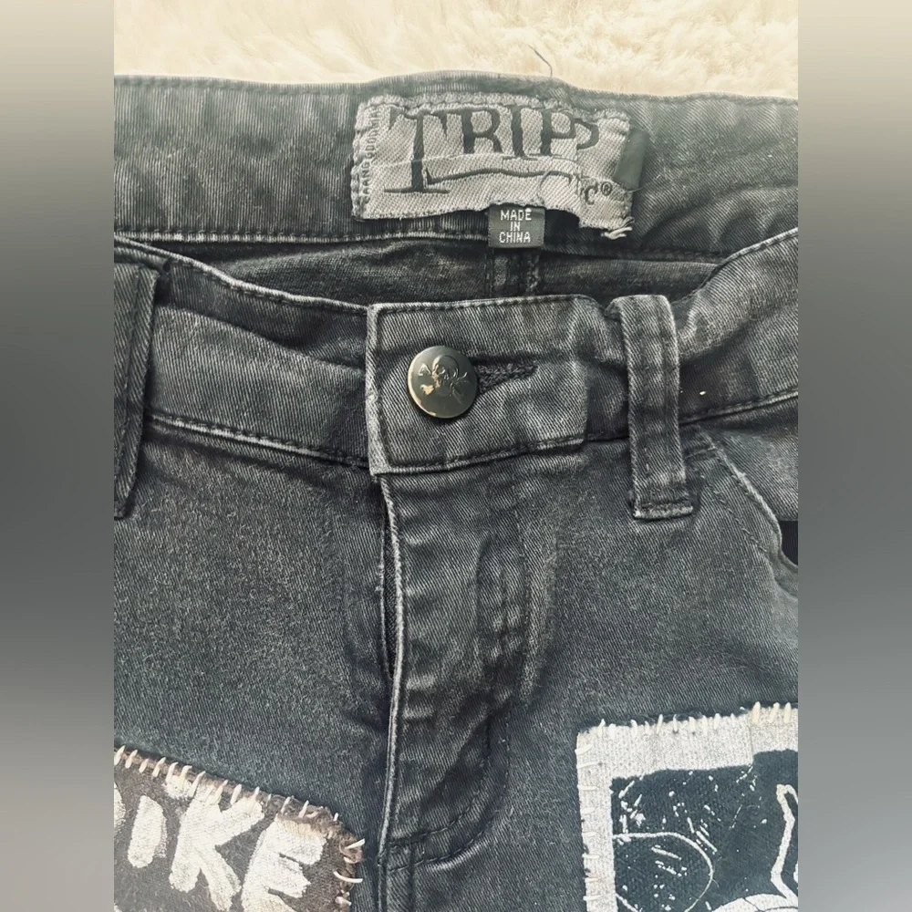 Tripp NYC Customize Studded & Patch Work Black Denim  Jeans Size: 30 - Picture 5 of 7